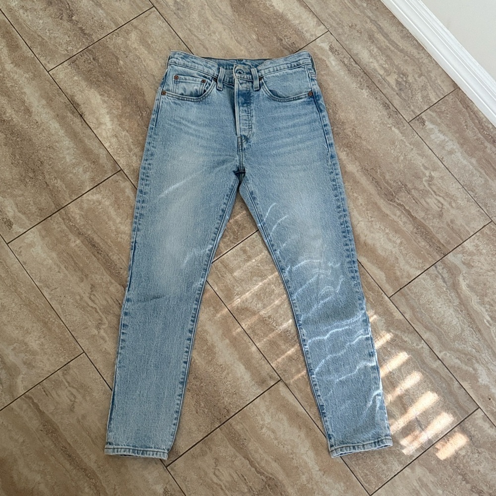 Levi's Faded Blue Denim Skinny Jeans - High Rise - W26 L28 - Like New!